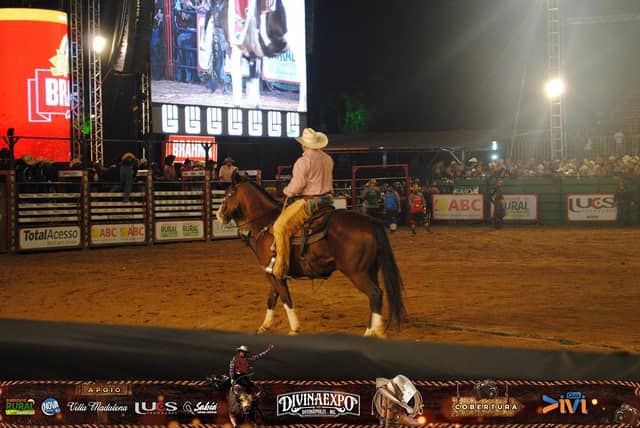 Foto 4 de 6 — Zé Neto & Cristiano na Divina Expo 2019
