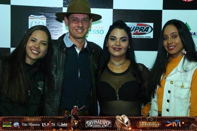 Foto 4 de 6 — Gusttavo Lima na Divina Expo 2019