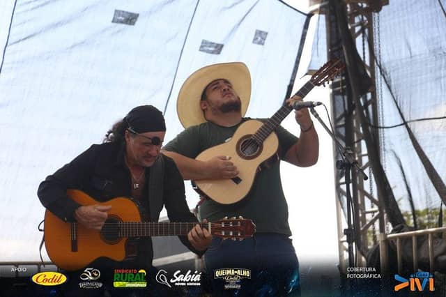 Foto 1 de 6 — Queima do Alho Beneficente 2022